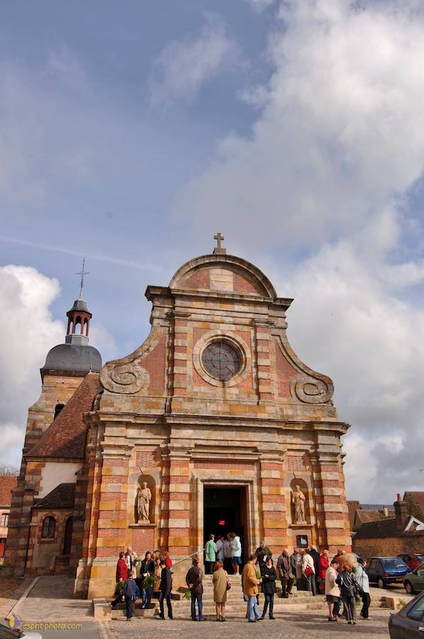 Nom de l'image : D2146145_1_(c)Norbert-JUNG — Description :  Sortie de messe - La FertÈ Vidamme